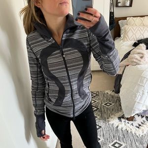 Lululemon jacket size 4